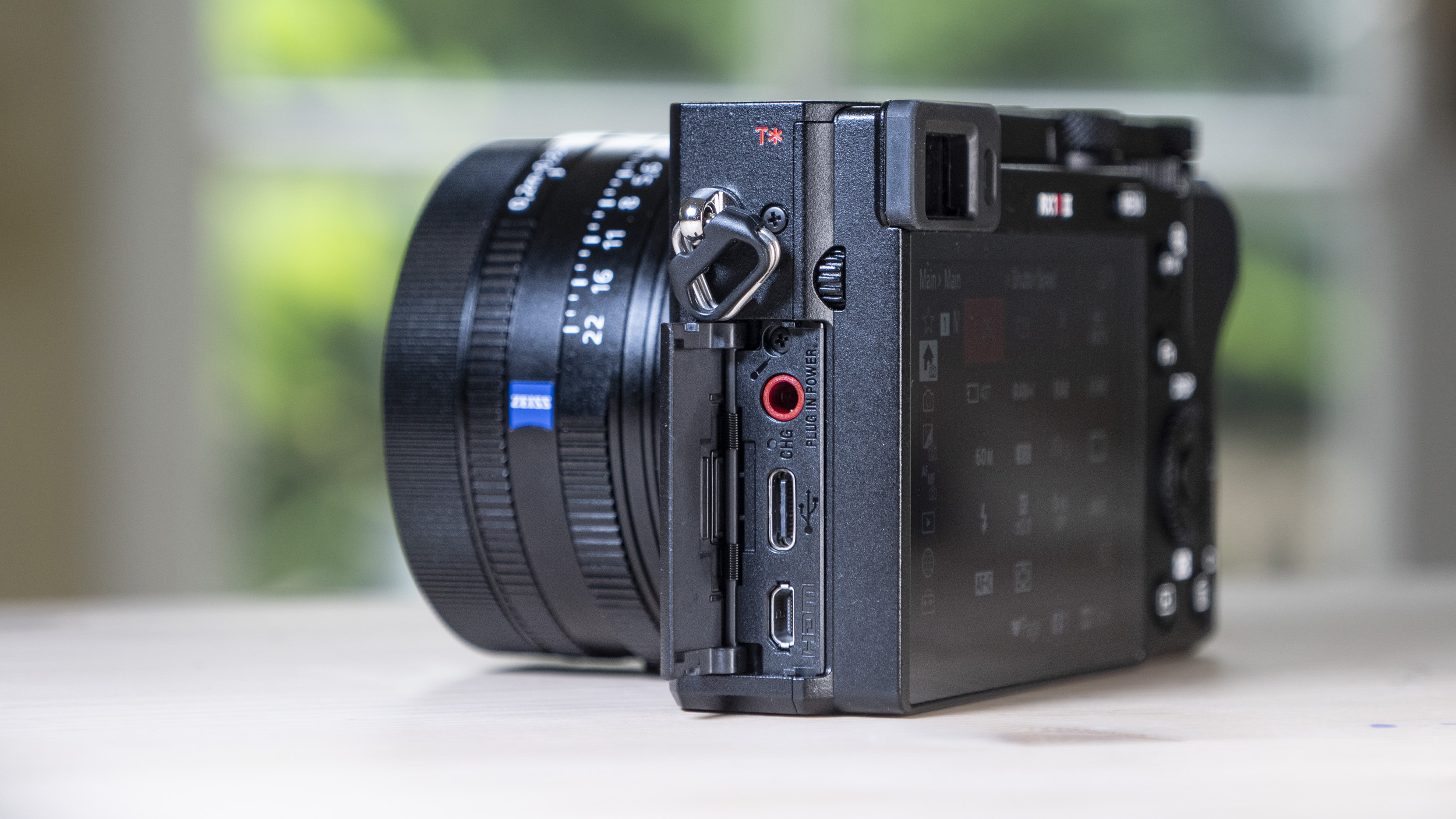 Connection ports of the Sony RX1R III compact camera