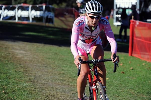 Meredith Miller (Cal Giant - Specialized) en route to victory.