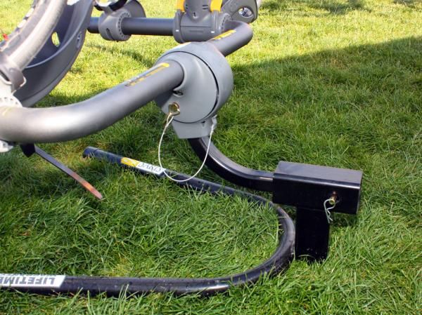 The curved base on the Saris Thelma 2 raises the rack a bit further off the ground for more clearance on lower vehicles.
