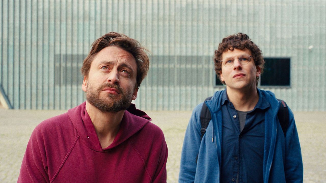 Kieran Culkin as Benji Kaplan (left) and Jesse Eisenberg as David Kaplan (right)