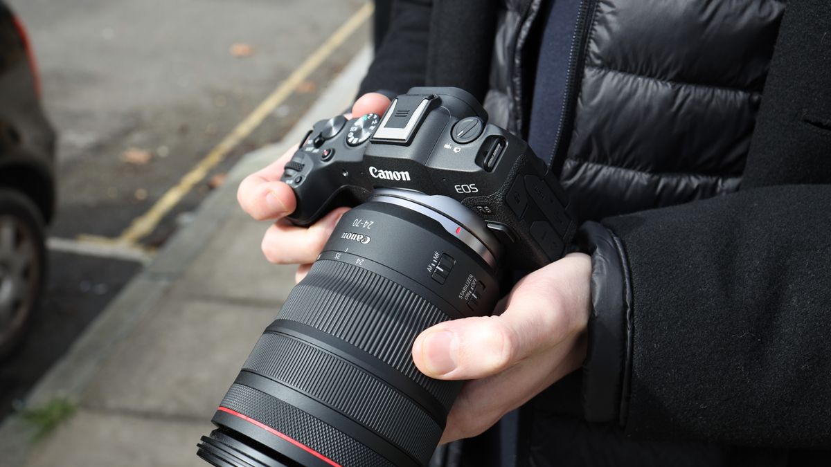 Canon retains its title as number 1 brand for interchangeable-lens ...