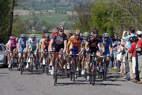 With the break away the peloton climbs steadily
