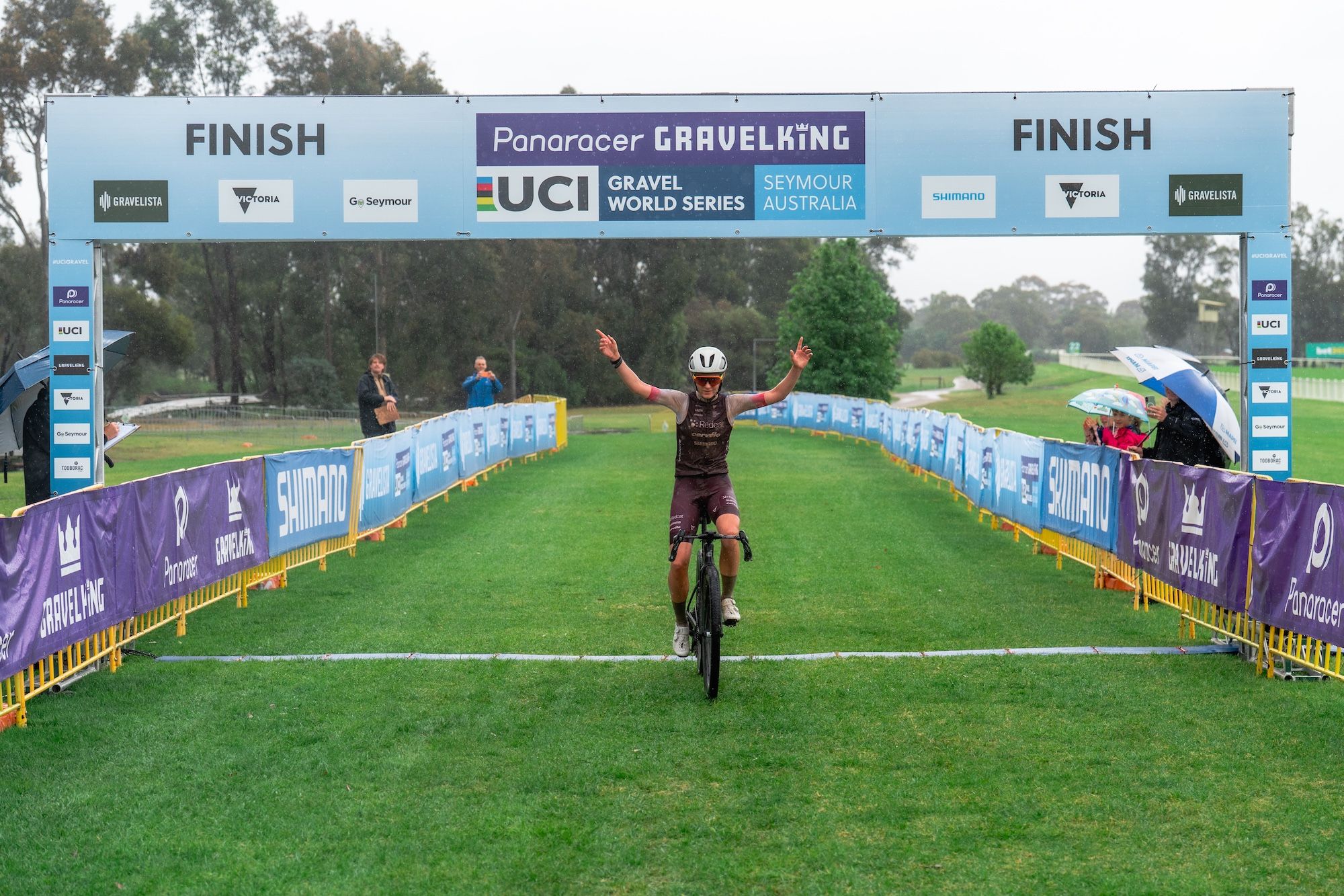UCI Gravel World Series: Former junior Australian gravel champion steps up to claim elite women's win at a muddy Gravelista while rowing Olympic medallist sails away for elite men's victory