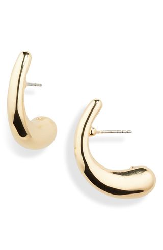 Earrings in the shape of curved droplets