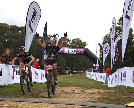 Shawn Lewis wins the Wombat100
