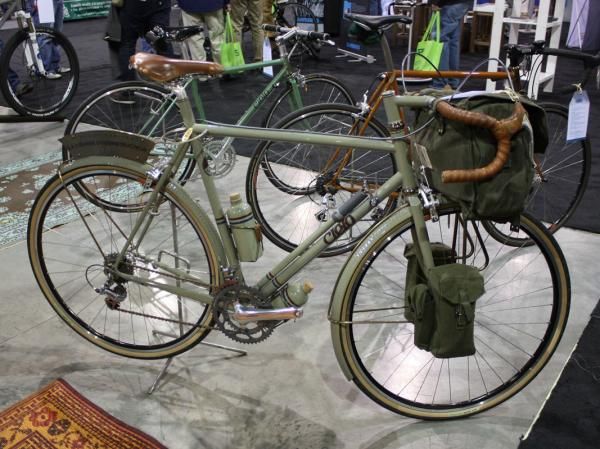Cielo Cycles entered this fantastic machine into this year's Oregon Manifest Constructor's Design Challenge.