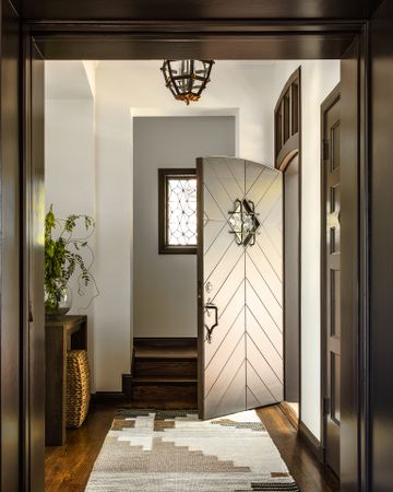 Cottage hallway ideas: style inspiration for entryways | Homes and Gardens