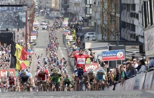 Andre Greipel (Lotto Belisol) has won back-to-back stages at the Tour of Belgium with his victory on stage 2.
