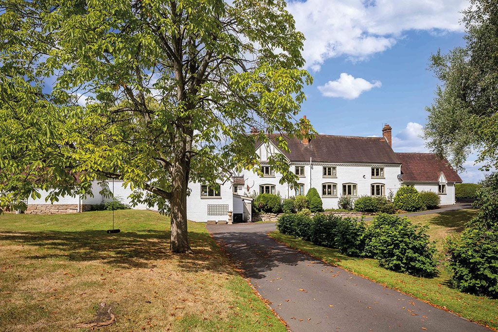 Houses for sale with barbecues: Church Mead, Flyford Flavell, Worcestershire