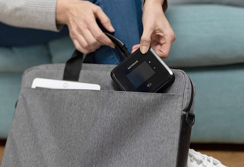 Netgear Nighthawk Mr5200 5g Wi Fi 6 Hotspot Bag