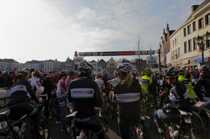 A dry, sunny but cold start in Oudenaarde