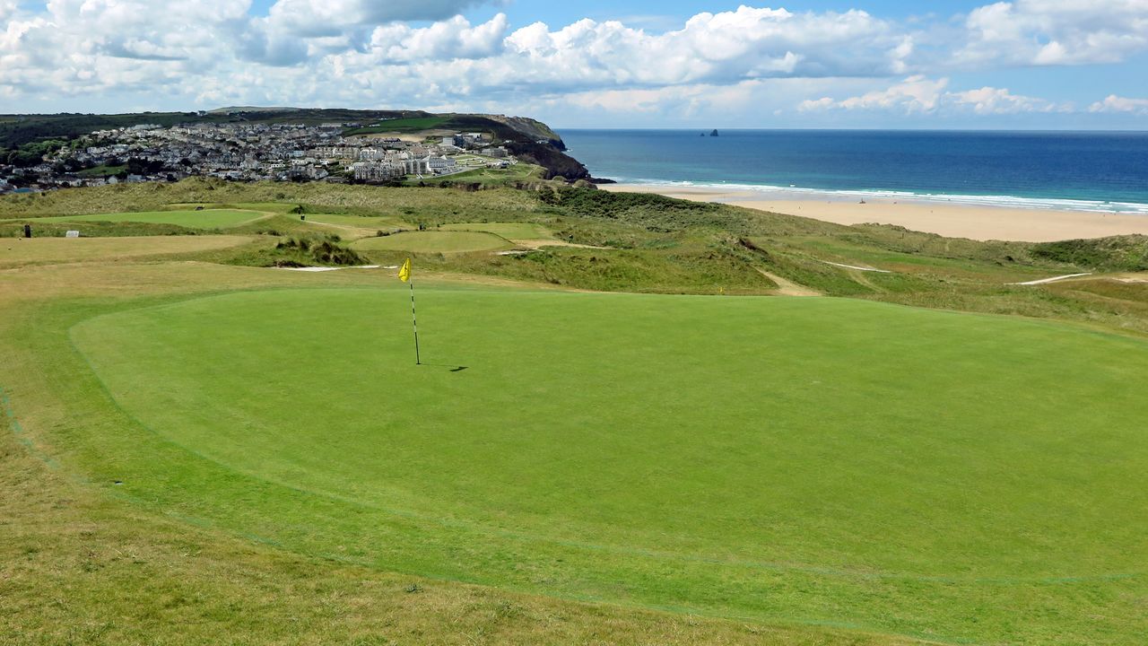 I’ve Played 690 Golf Courses In England - These Are The 10 I Can&#039;t Wait To Go Back To - Perranporth - Hole 6