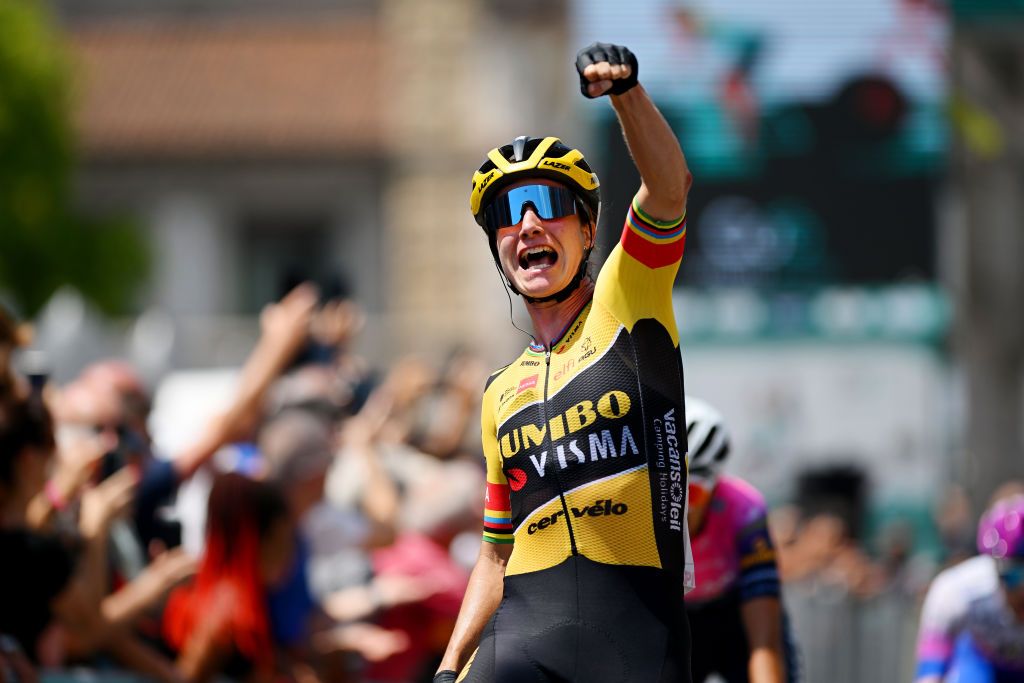 BERGAMO ITALY JULY 06 Marianne Vos of Netherlands and Jumbo Visma Team celebrates at finish line as stage winner during the 33rd Giro dItalia Donne 2022 Stage 6 a 1147km stage from Sarnico to Bergamo GiroDonne UCIWWT on July 06 2022 in Bergamo Italy Photo by Dario BelingheriGetty Images