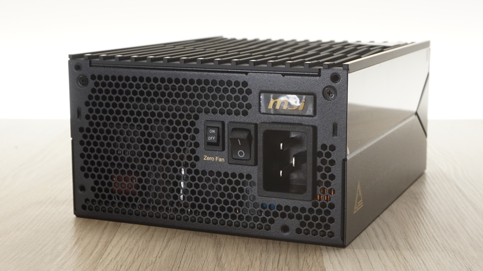 MSI MEG AI1600T PCIE5 Titanium PSU