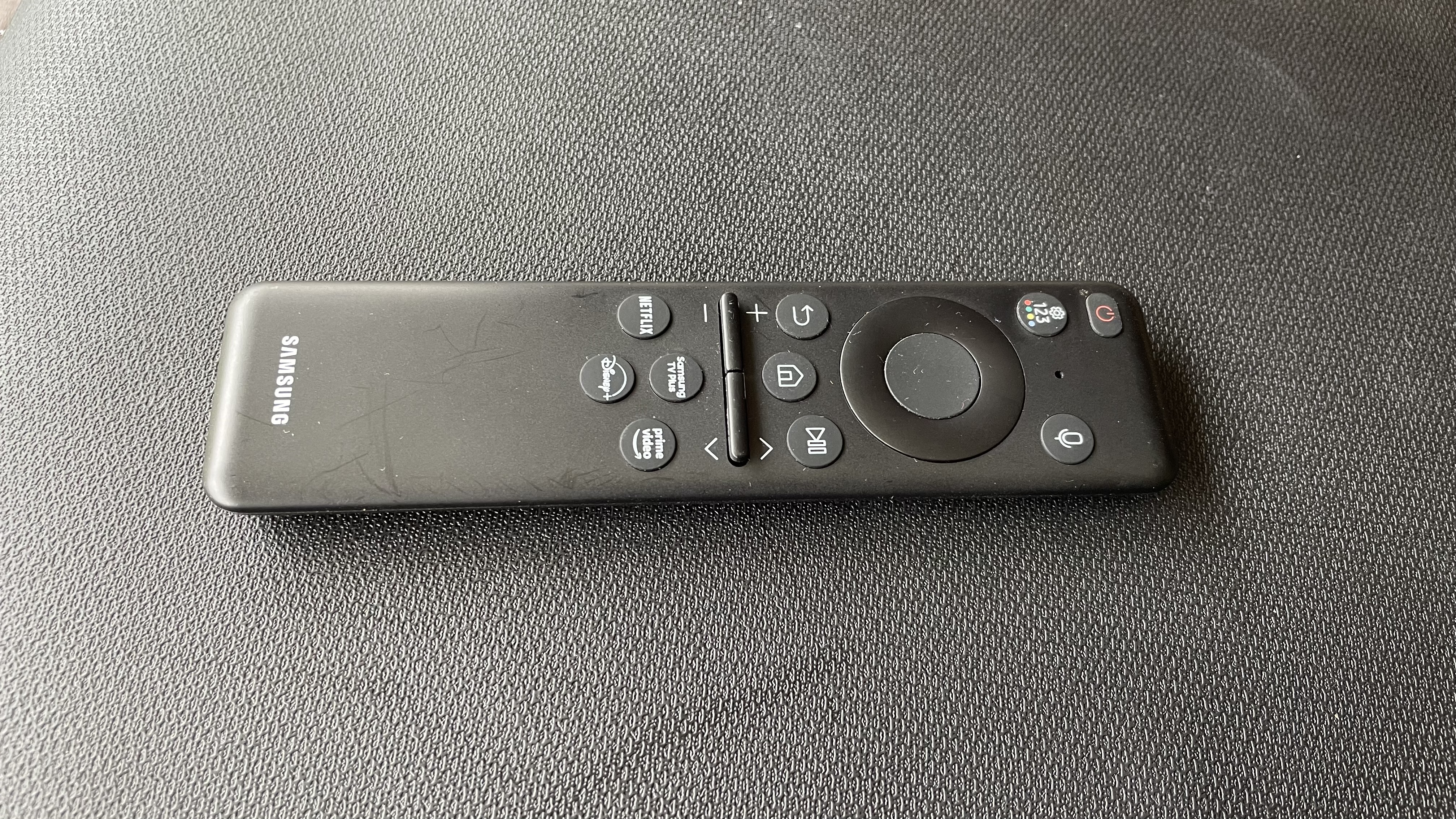 Samsung QN900C small solar remote control