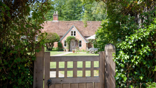 Grade II farmhouse with mature gardens