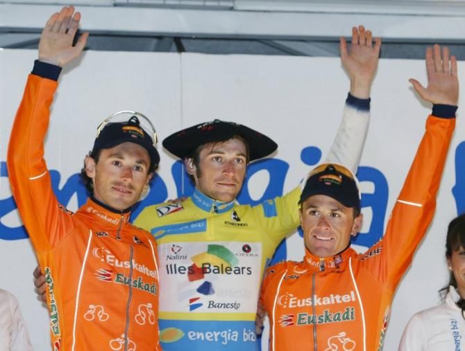 Denis Menchov won the 2004 edition of the Tour of the Basque country ahead of Iban Mayo, left, and David Etxebarria, right