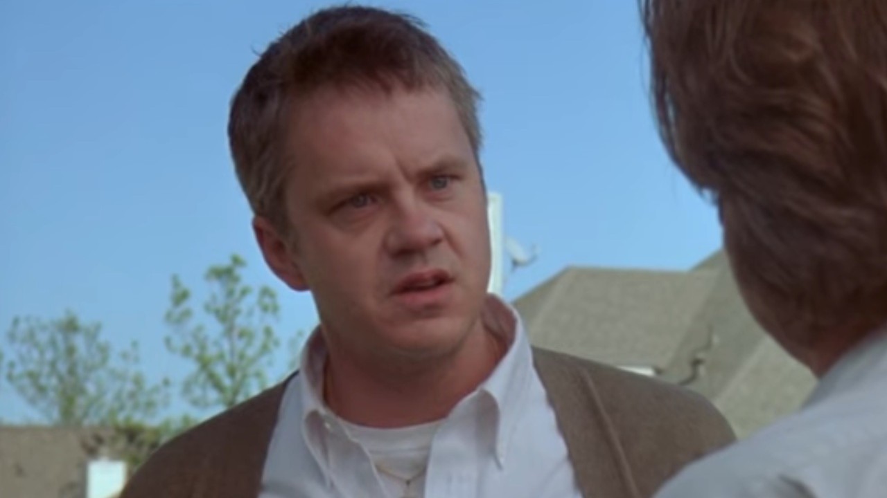 A disgruntled Tim Robbins in Arlington Road