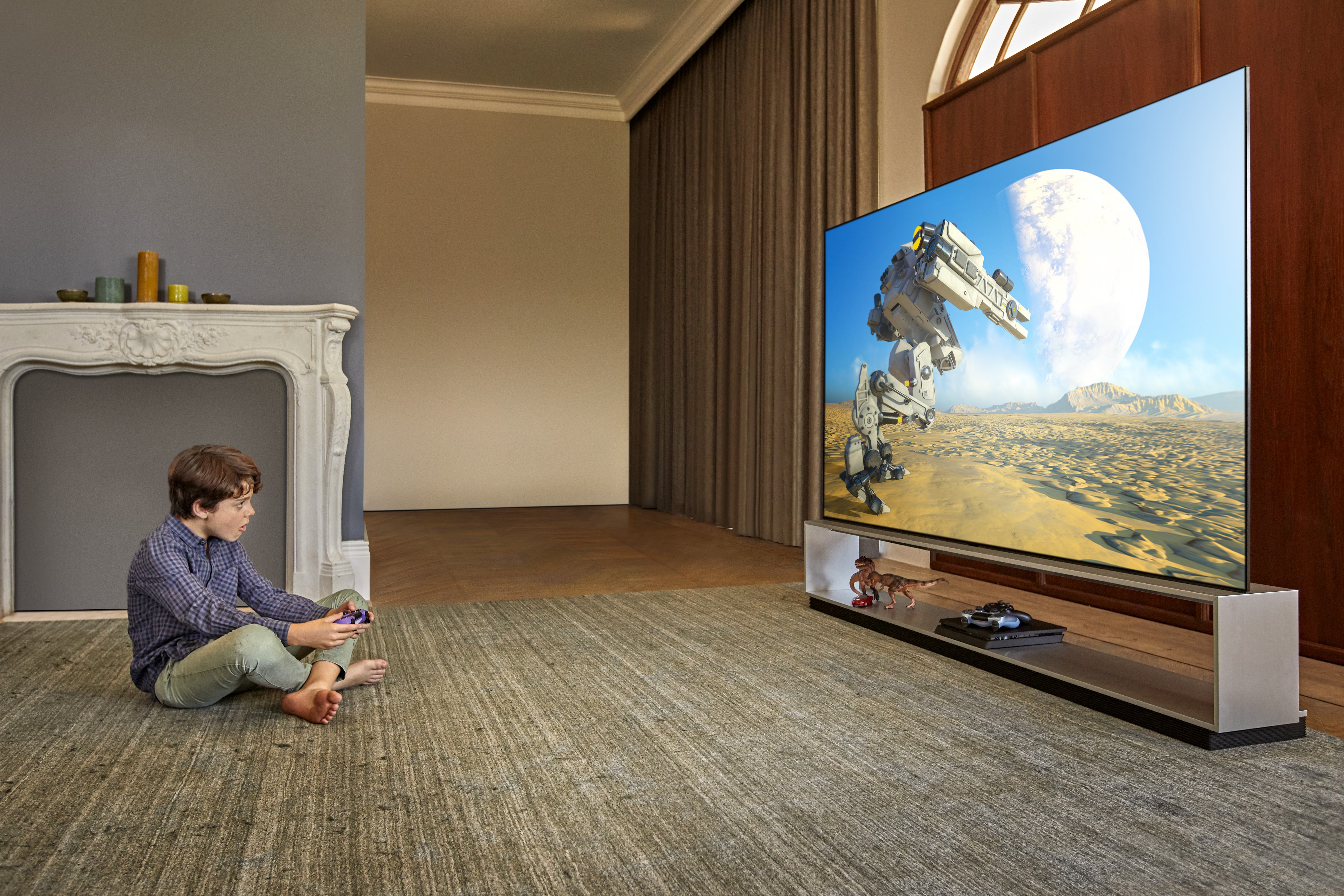 8K-flaggskipet ZX kombinerer stilren (og dyr) design med det ypperste av OLED-teknologi.