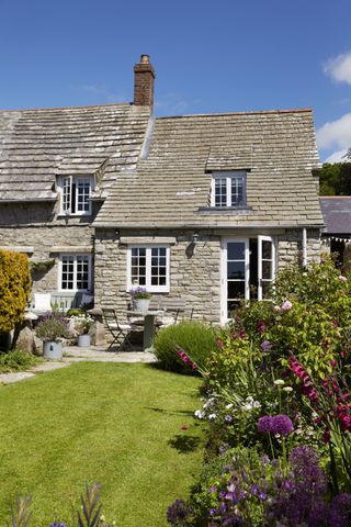 stone cottage in Dorset with cottage garden