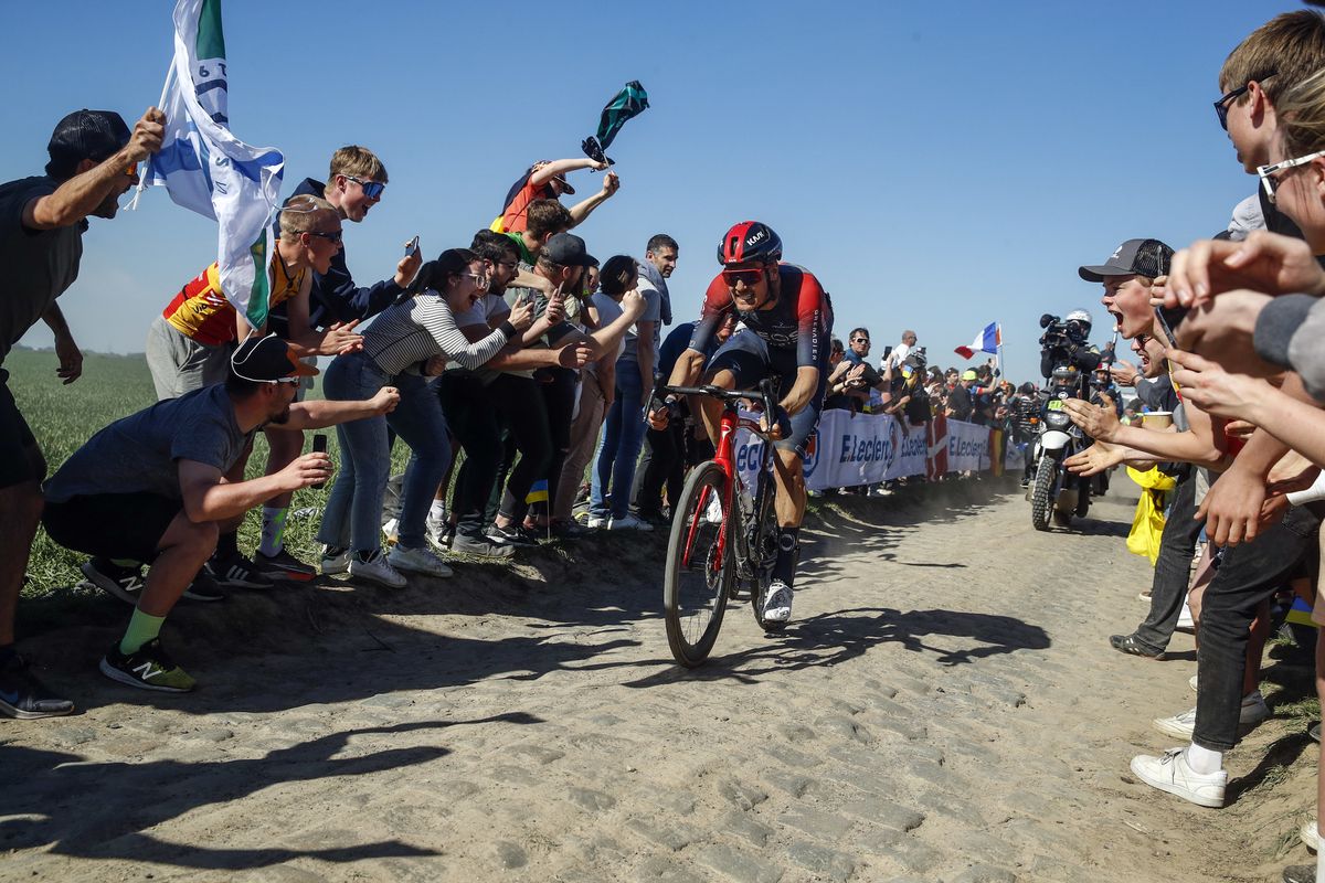 Paris Roubaix 2022 - 119th Edition - Compiegne - Roubaix 257.2 km - 17/04/2022 - Dylan Van Baarle (NED - INEOS Grenadiers) - photo Luca Bettini/SprintCyclingAgency&Acirc;&copy;2022