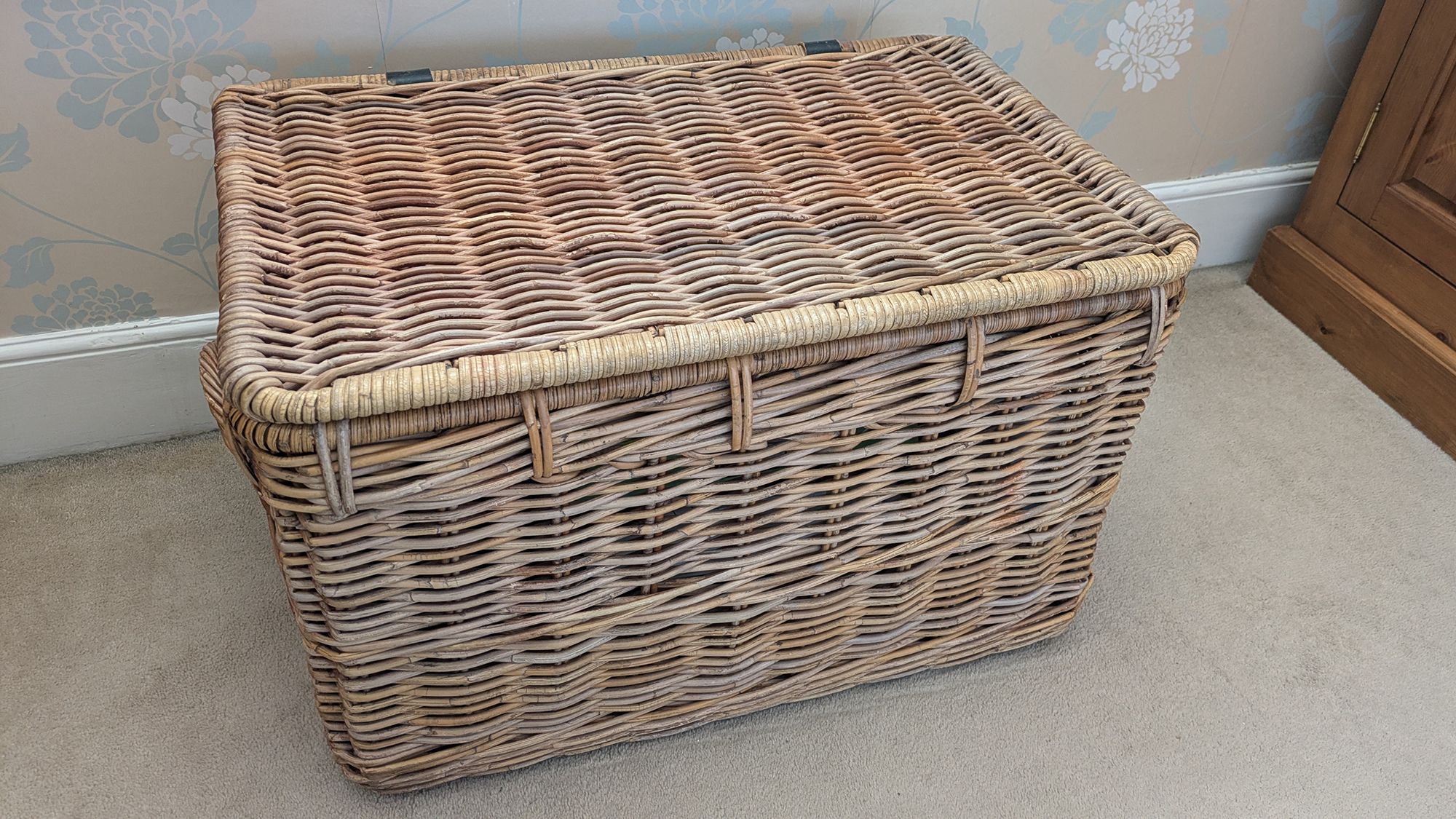 Wicker storage basket