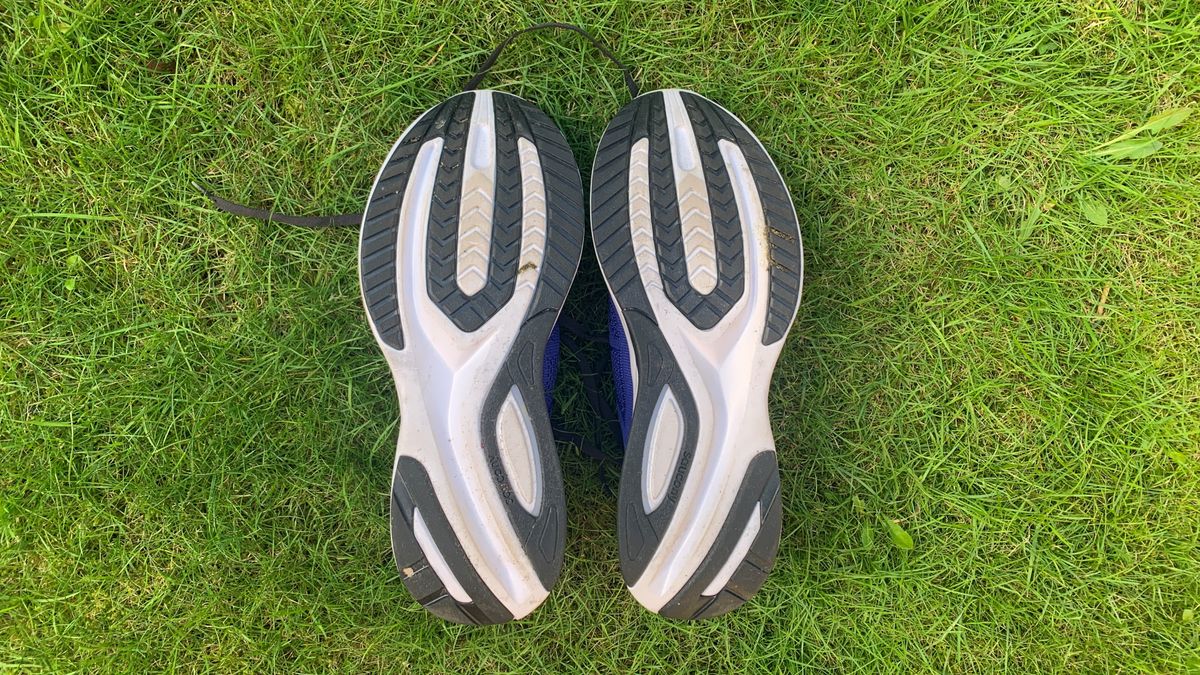 Saucony Guide 15 running shoe review a smooth ride for alldistance