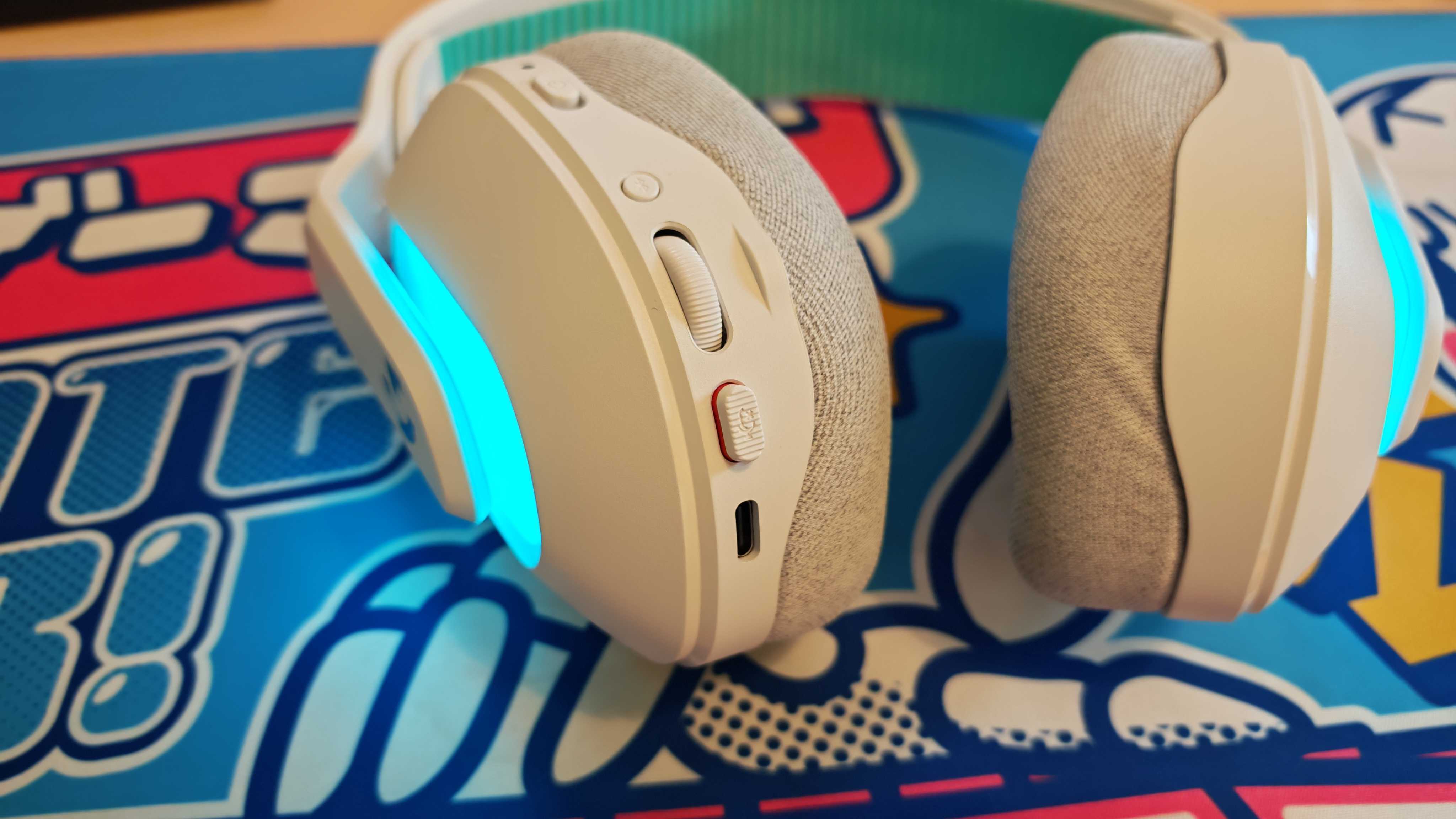 The Logitech G522 Lightspeed wireless gaming headset.
