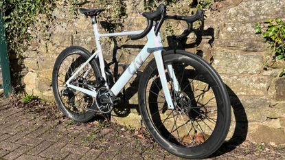 The Liv EnviLiv Advanced SL seen in full