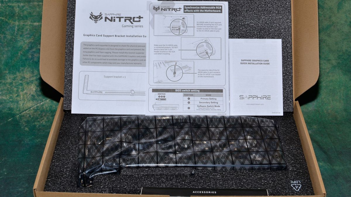 Sapphire RX 7800 XT Nitro+ charts and images