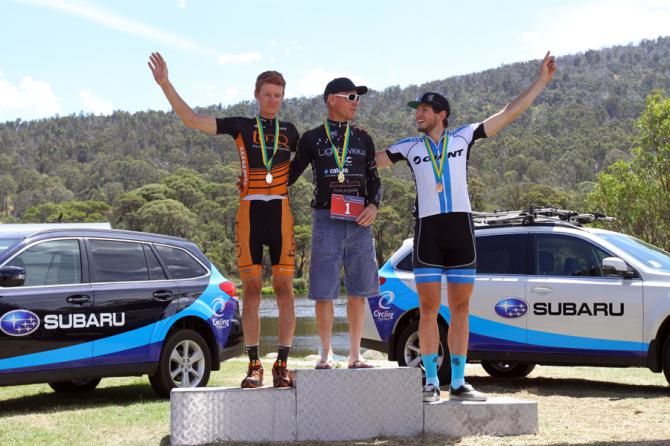 Elite men's round 2 podium