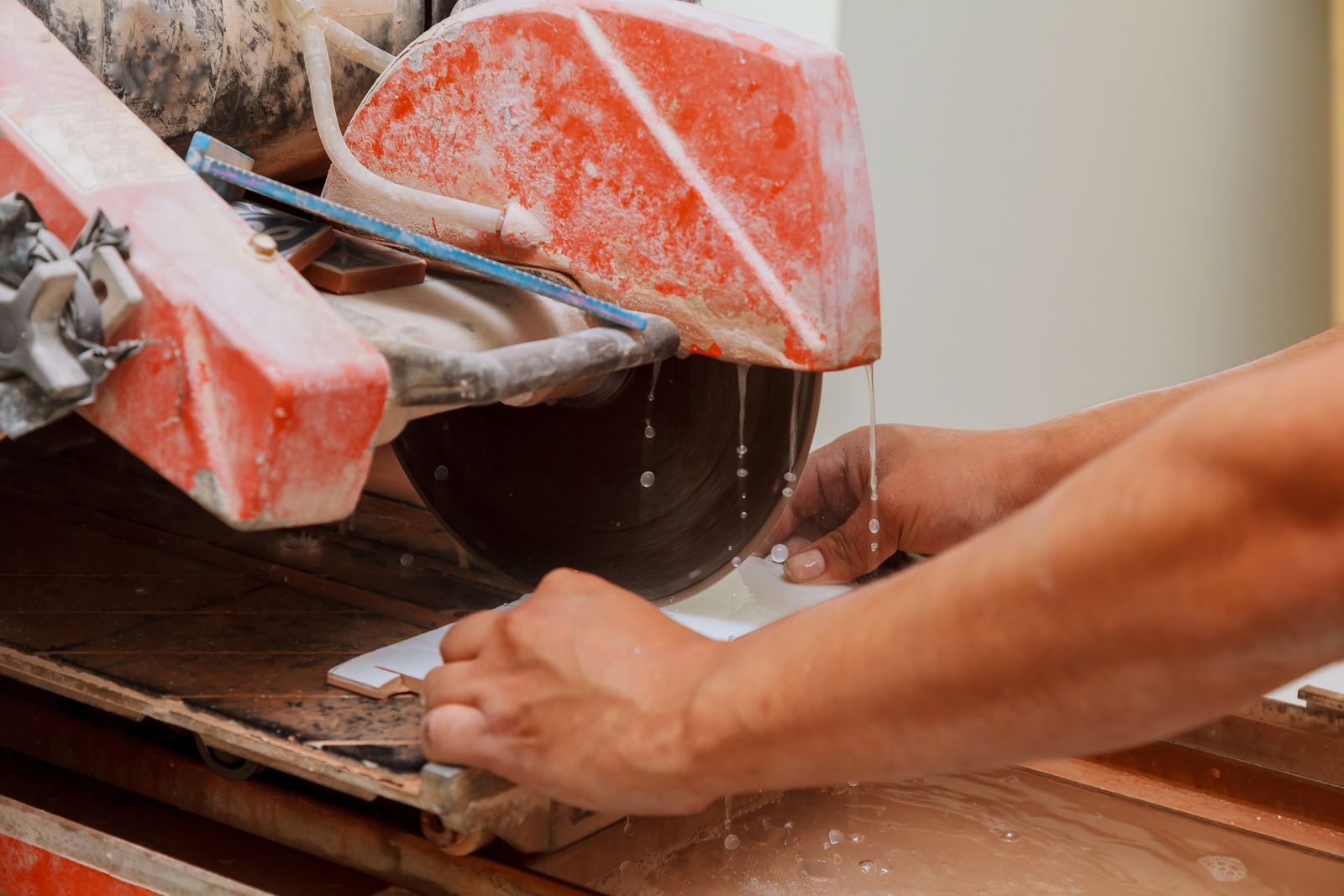 How to cut tiles with or without a wet saw Real Homes