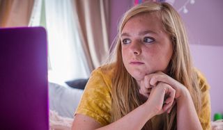 Elsie Fisher as Kayla Day in Eighth Grade