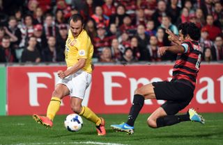 Alberto Gilardino (left) in action for Guangzhou Evergrande against Western Sydney Wanderers in August 2014.