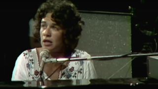 Carole King performing "Beautiful" in 1975