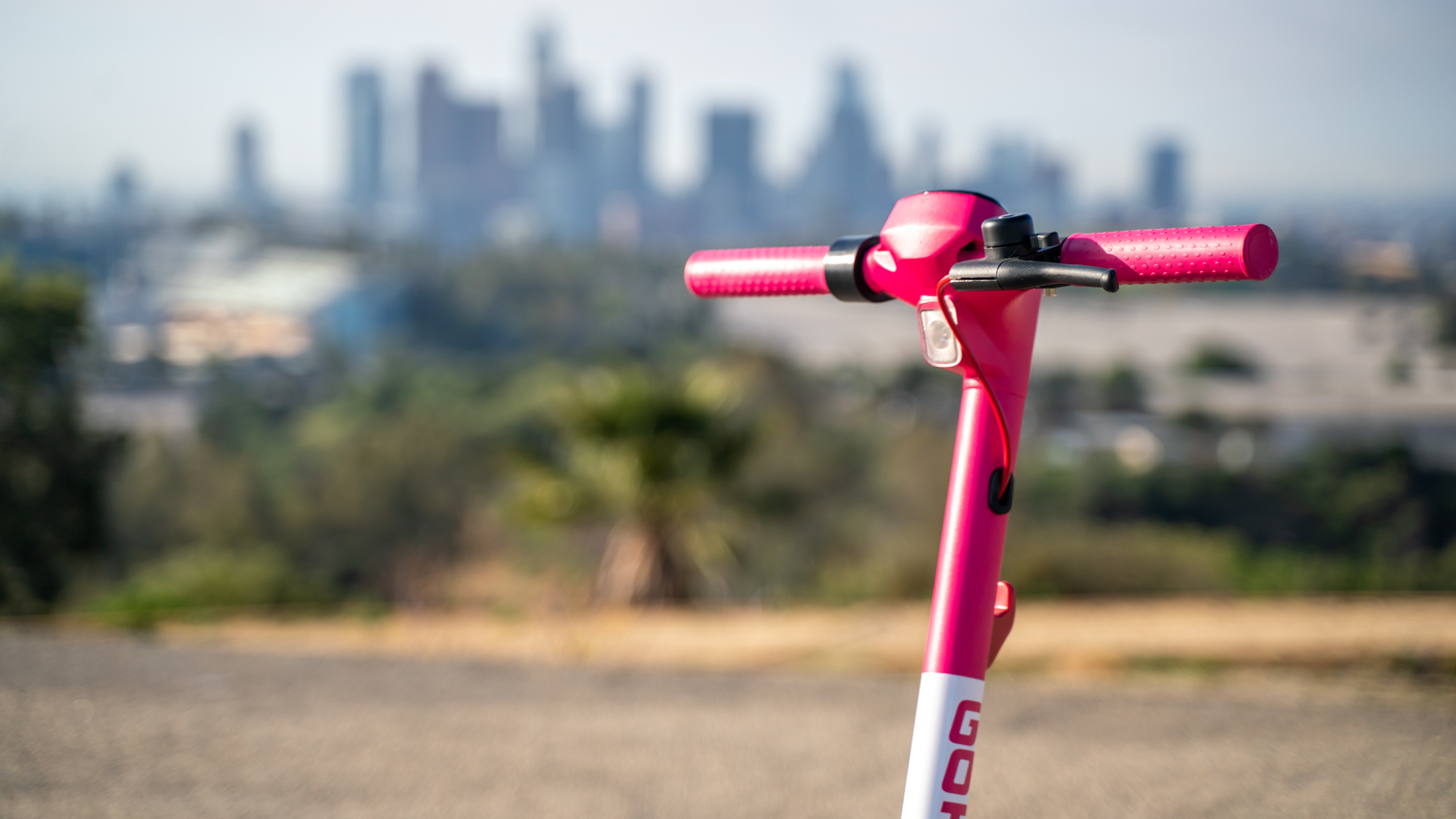 GoTrax Apex LE on an overlook in Los Angeles