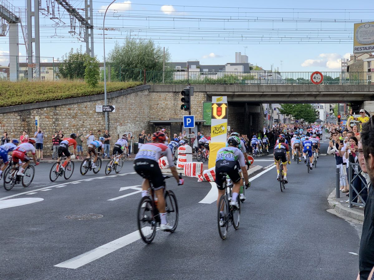 Safe Cycling Race's warning signs in action
