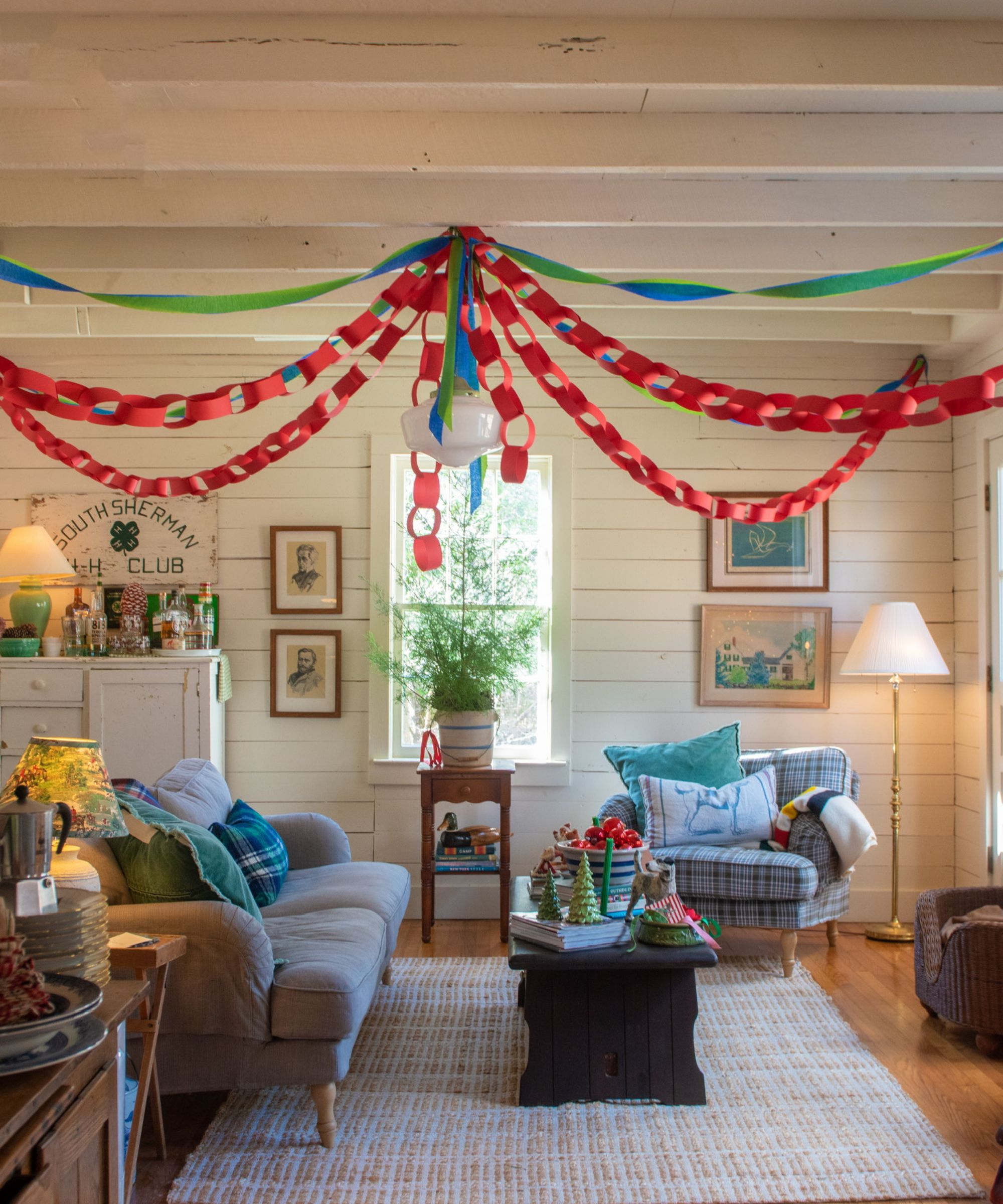 Dining room with paper chains. Photo Landon Troy MacAfee