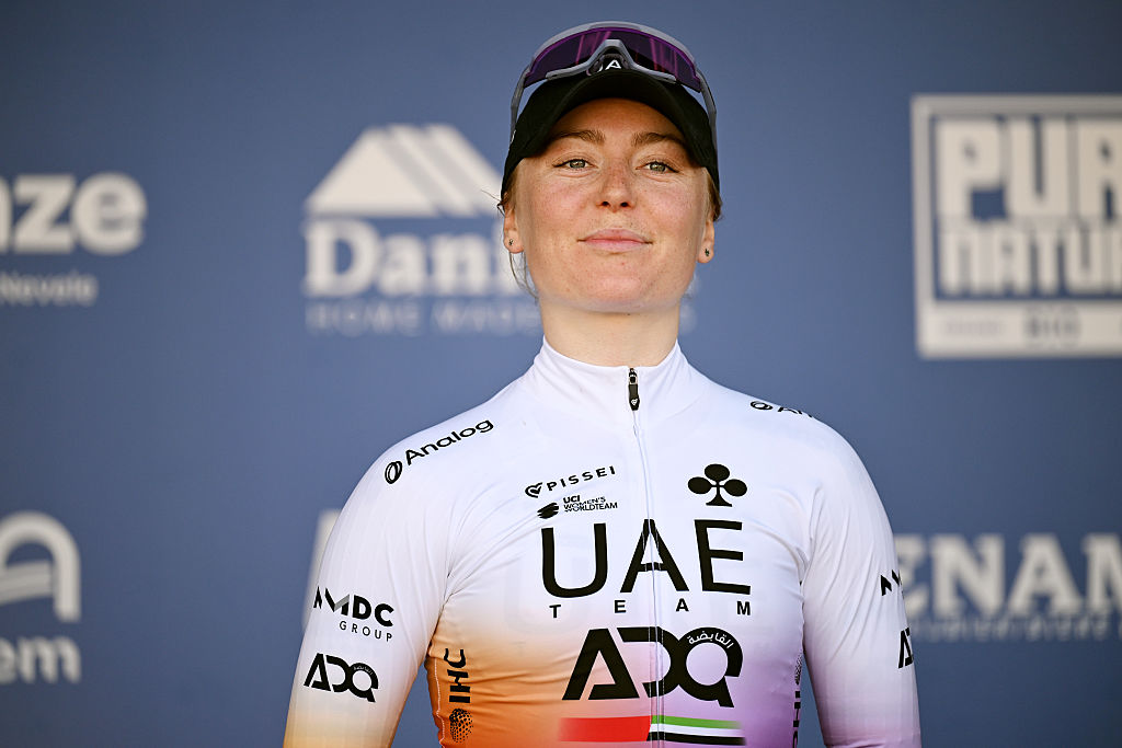 Lara Gillespie en el podio de Nokere Koerse 2026