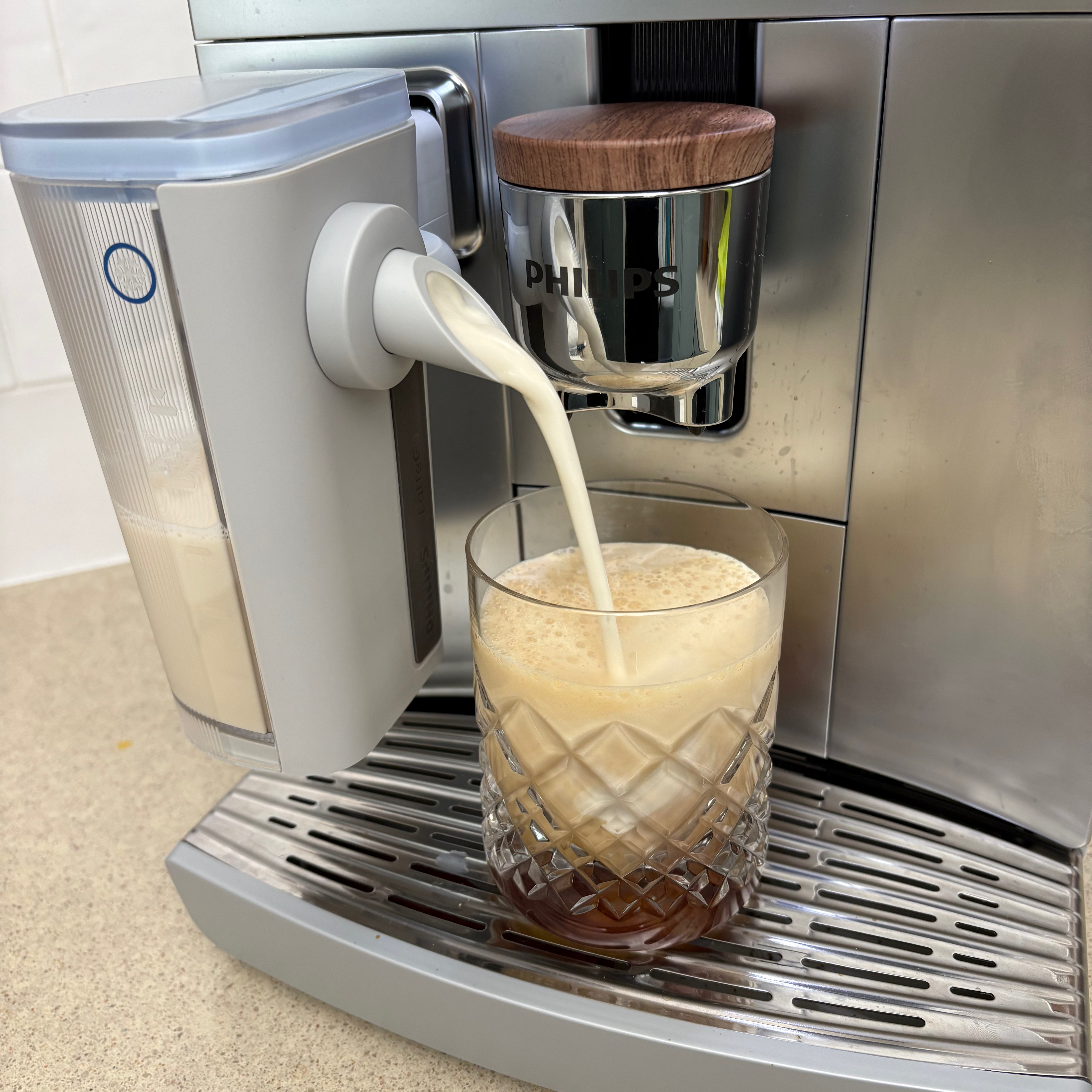 Testing the Philips Aromis coffee machine