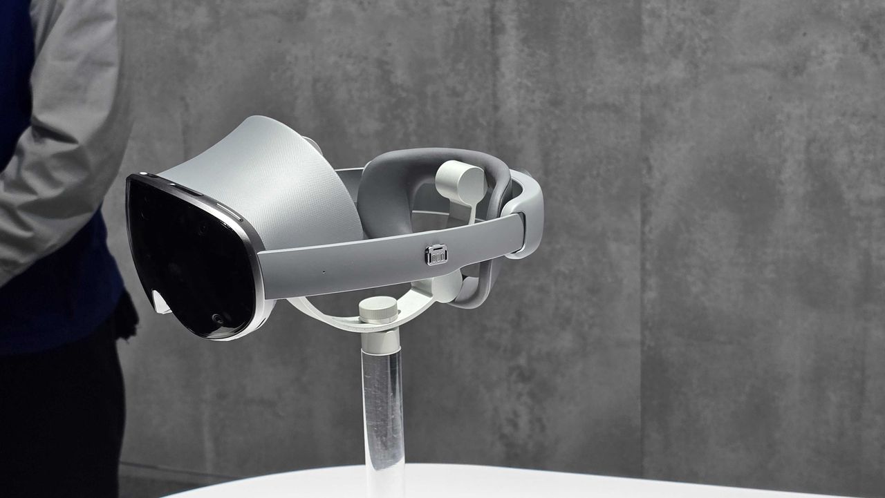 Samsung XR headset