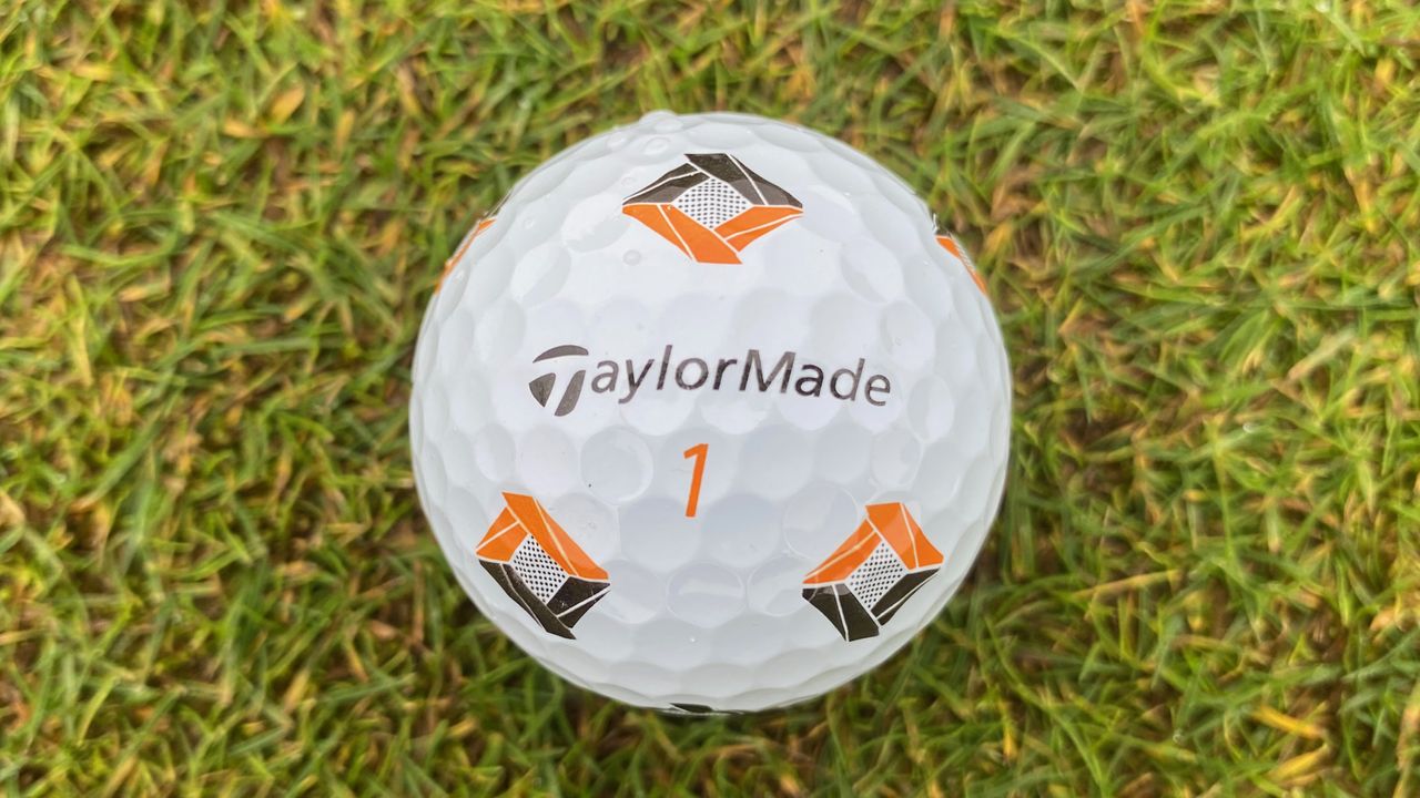 Photo of the TaylorMade 2024 TP5x Golf Ball