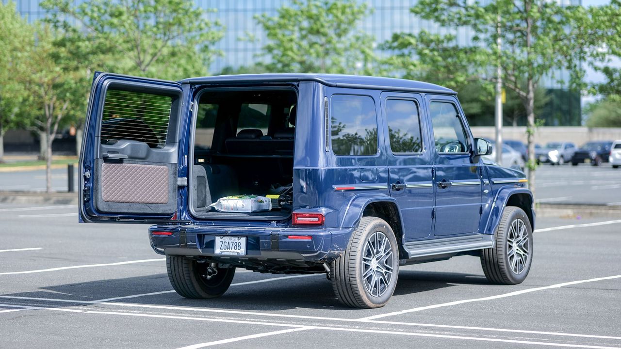 2025 Mercedes-Benz G 580 test drive.