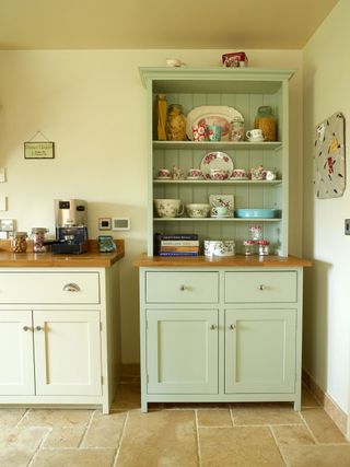 traditional-kitchen-dresser