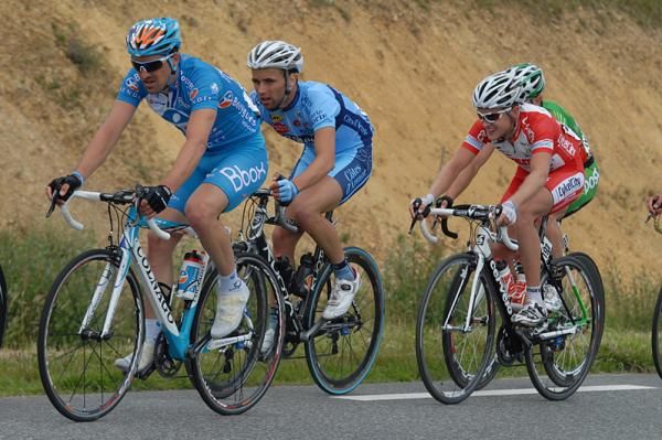 Sebastien Turgot (Bbox Bouygues Telecom) ahead of Julien Jegou (Cotes d'Armor Marie Morin).