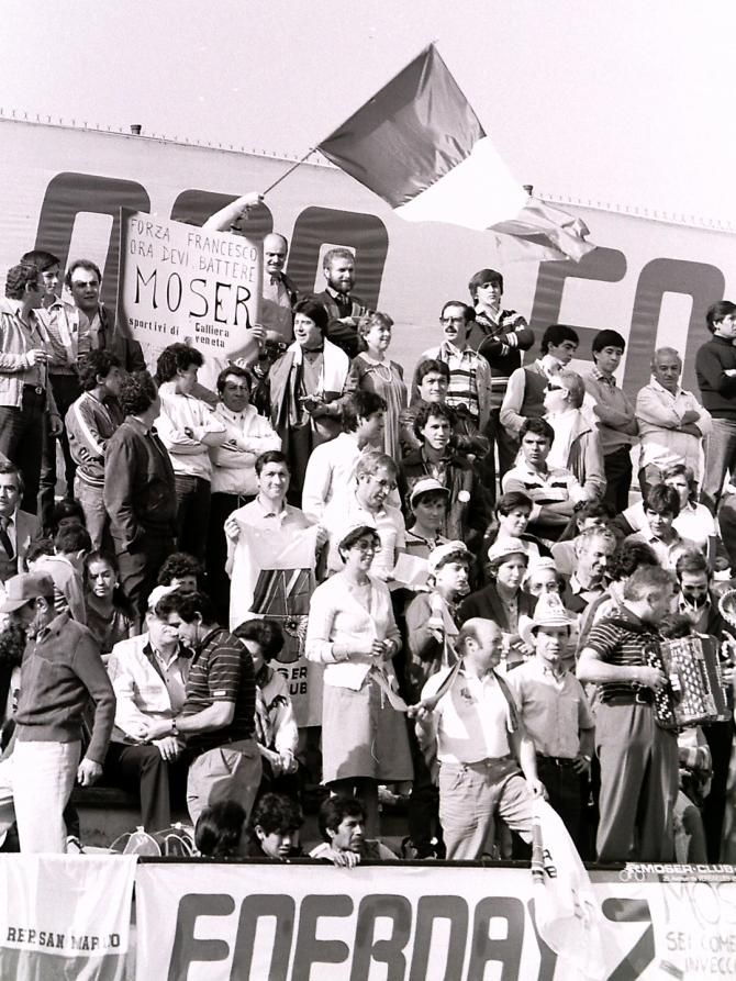 The crowd in the Mexico City velodrome
