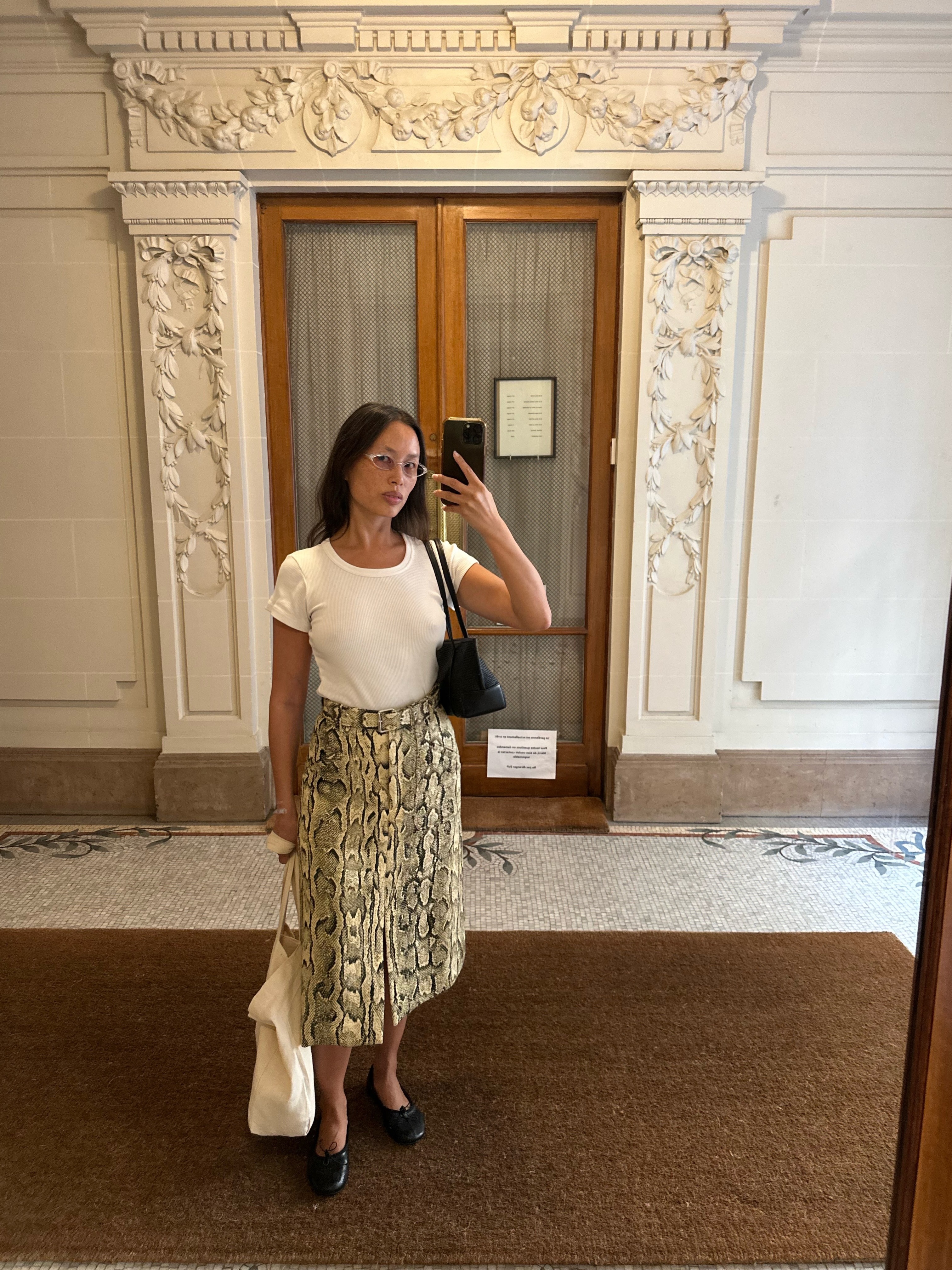 French influencer wearing TK with ballet flats