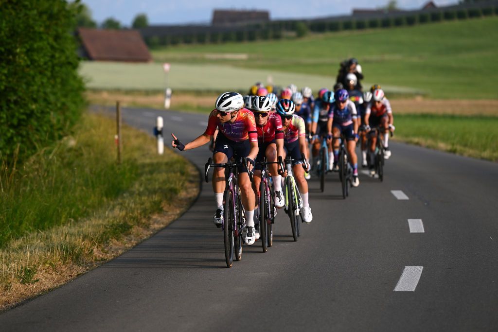 WEINFELDEN SWITZERLAND JUNE 17 Marlen Reusser of Switzerland and Demi Vollering of The Netherlands and Team SD Worx lead the peloton in the final kilometres during the 3rd Tour de Suisse Women 2023 Stage 1 a 56km stage from Weinfelden to Weinfelden UCIWWT on June 17 2023 in Weinfelden Switzerland Photo by Dario BelingheriGetty Images