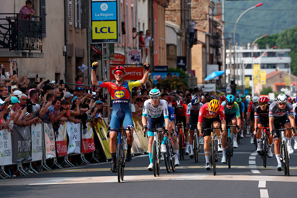 As it happened: Critérium du Dauphiné stage 2 ends in bunch sprint and new race leader