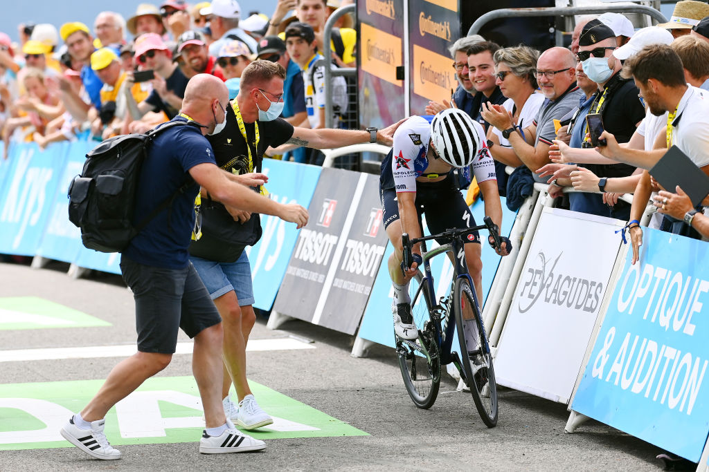 Fabio Jakobsen makes the time cut on stage 17 of the 2022 Tour de France by 18 seconds